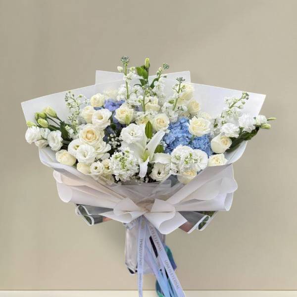 ช่อดอกไม้ (Hydrangea+White rose+Lily) ไฮเดรนเยีย ผสมลิลลี่+กุหลาบขาว