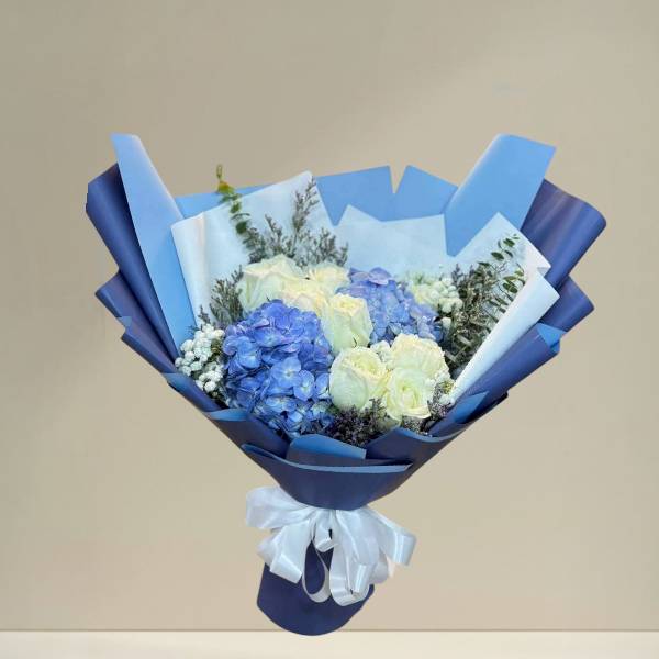 ช่อดอกไม้ (Hydrangea + White rose ) ไฮเดรนเยียผสมกุหลาบขาว