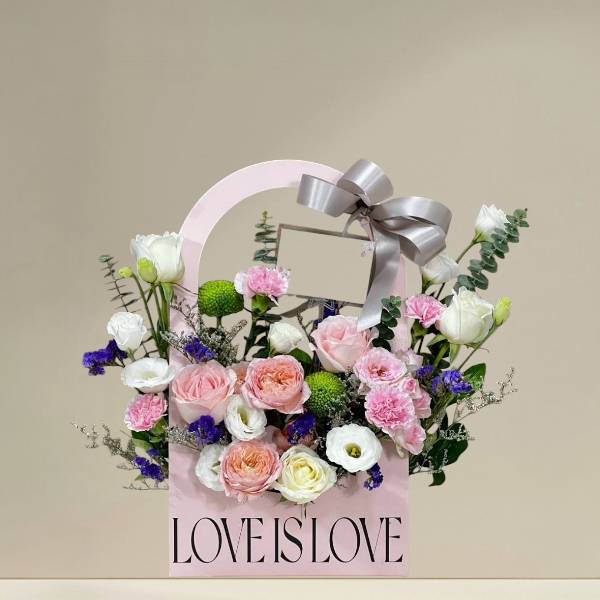 กระเช้าดอกไม้สด (Flower basket)