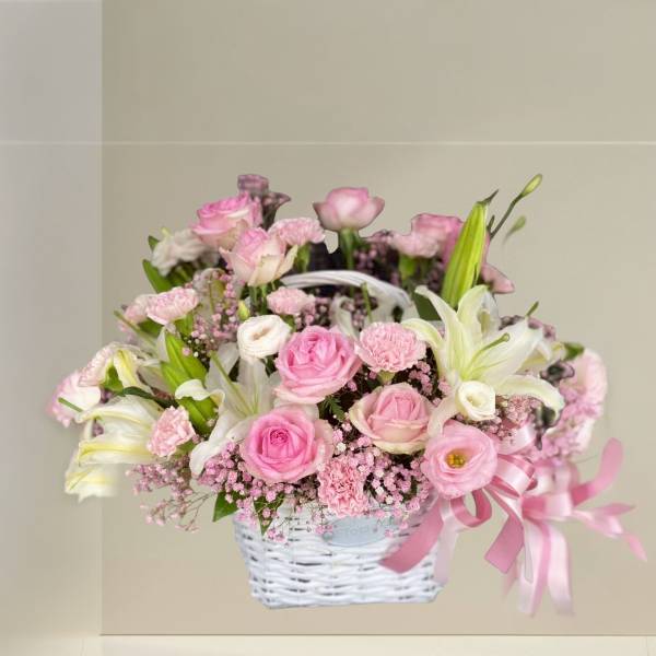 กระเช้าดอกไม้สด (Flower basket) สีชมพู