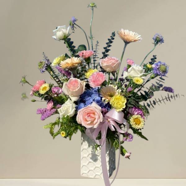 แจกันดอกไม้สด (Fresh flower vase)