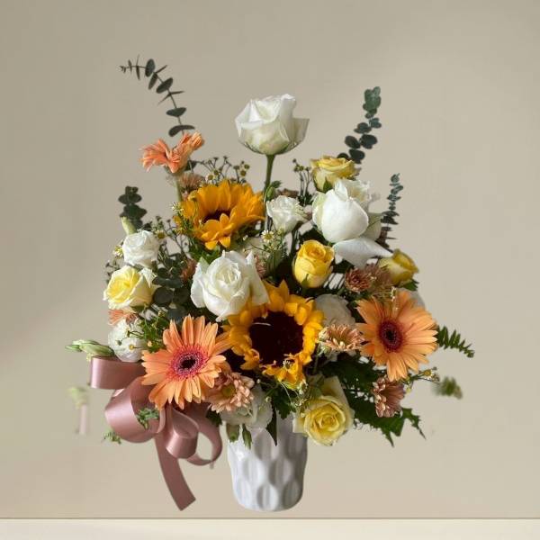 แจกันดอกไม้สด (Fresh flower vase)