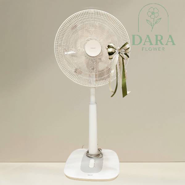 พวงหรีดพัดลม (ตั้งพื้น) ห้อยริ้บบิ้น